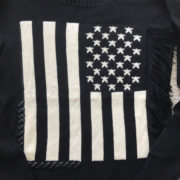 🎉1 SM🎉American Flag Sweater - Picture 2 of 5